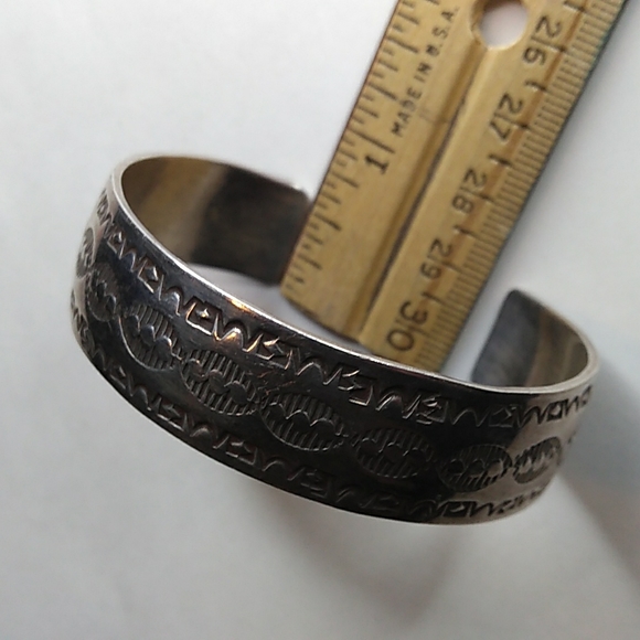 VINTAGE Signed Native American Navajo Sterling Silver Wide Cuff Bracelet - Picture 10 of 16